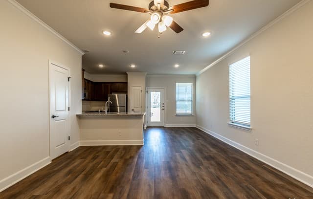 10351  Lynwood Crk Unit 101, San Antonio, TX 78245 — photo 6