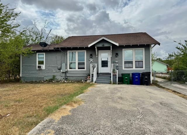 636 Hot Wells Blvd