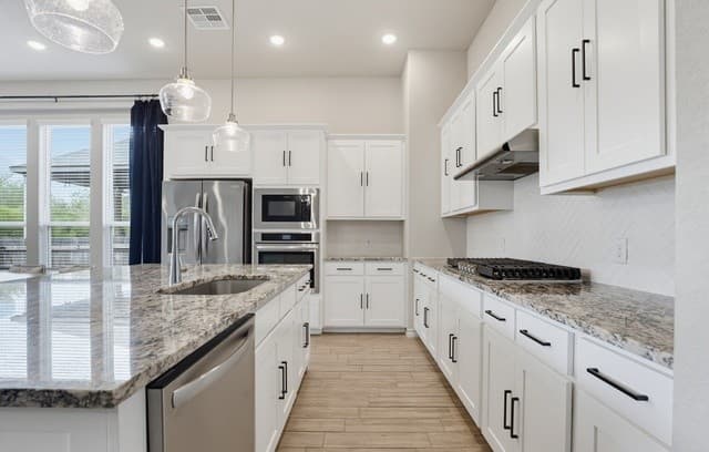 10131  Mitra Way, San Antonio, TX 78224 — photo 15