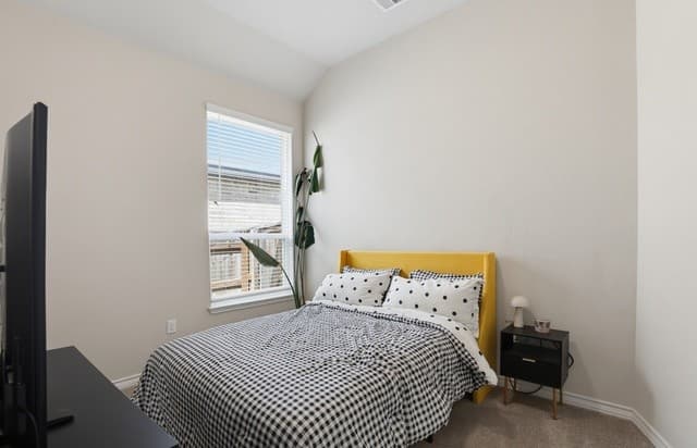 10131  Mitra Way, San Antonio, TX 78224 — photo 7