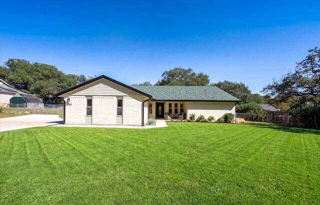 1260  Flaming Oak Dr