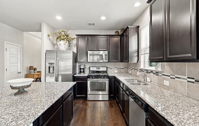 110  Gage Dr, Boerne, TX 78006 — photo 5