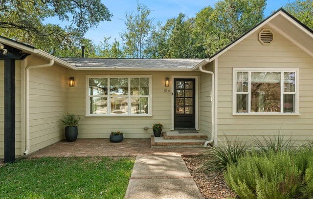 414  Frey St, Boerne, TX 78006 — photo 2