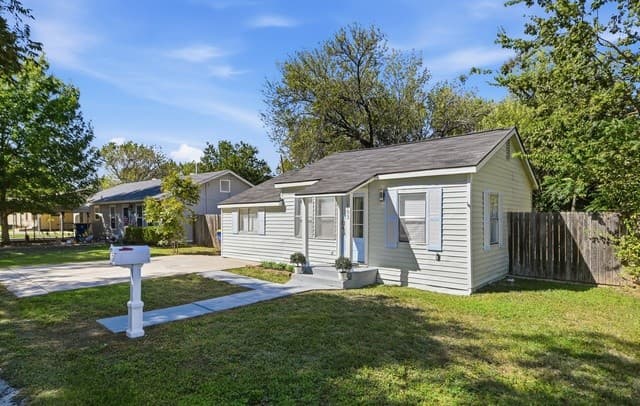 103 Short St