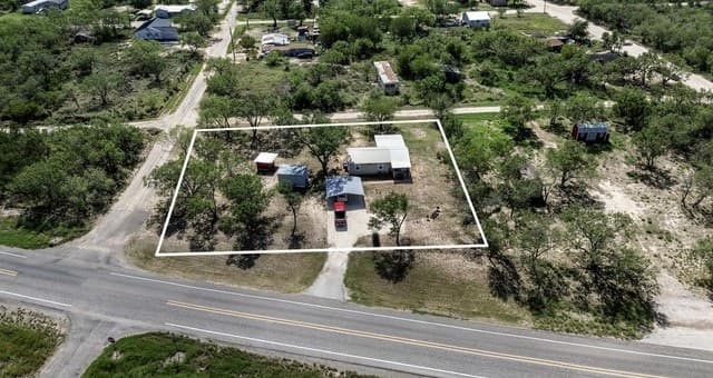 309  E Ave, Christine, TX 78012 — photo 2
