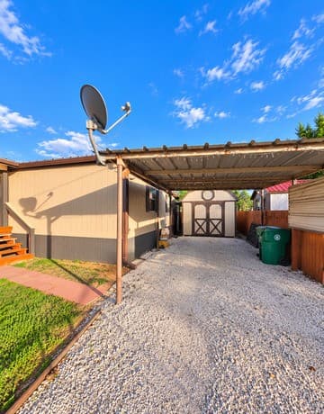 512 SW Hickey, Cotulla, TX 78014 — photo 5