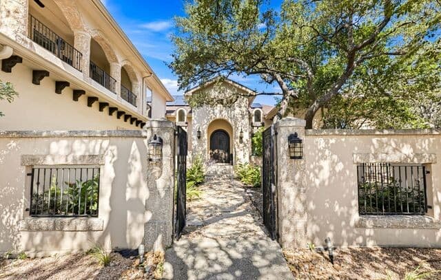8339  Settlers Peak, Boerne, TX 78015