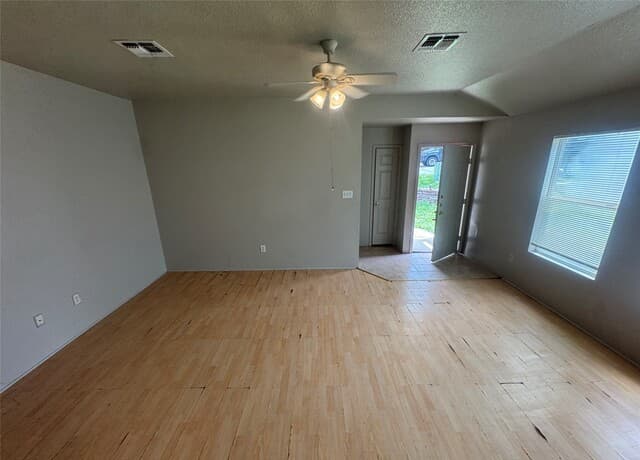 4411  TERRA SUMMIT RD Road, San Antonio, TX 78233 — photo 2