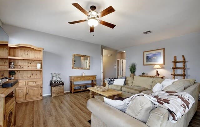 2234  Lakeline Drive, New Braunfels, TX 78130 — photo 4