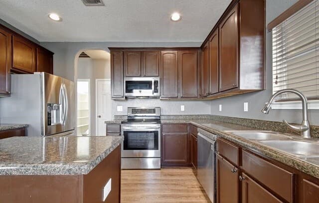 2234  Lakeline Drive, New Braunfels, TX 78130 — photo 9