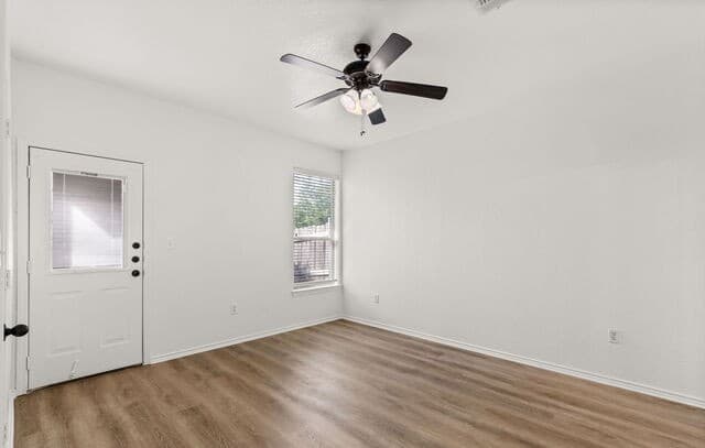 586  Creekside Circle, nan — photo 11