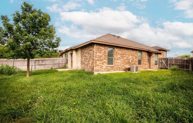 586  Creekside Circle, nan — photo 17