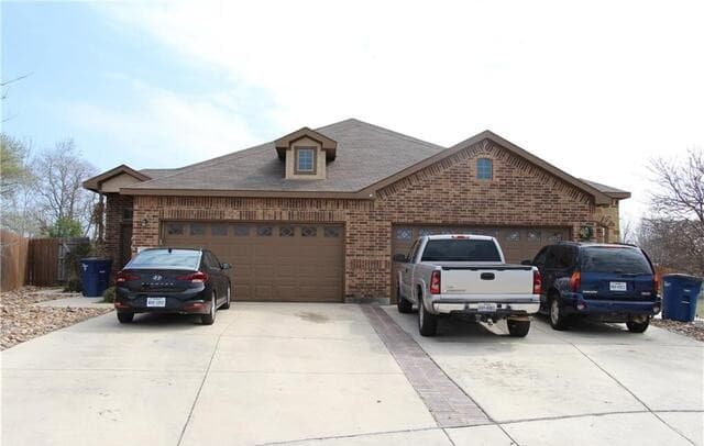 586  Creekside Circle, nan — photo 2