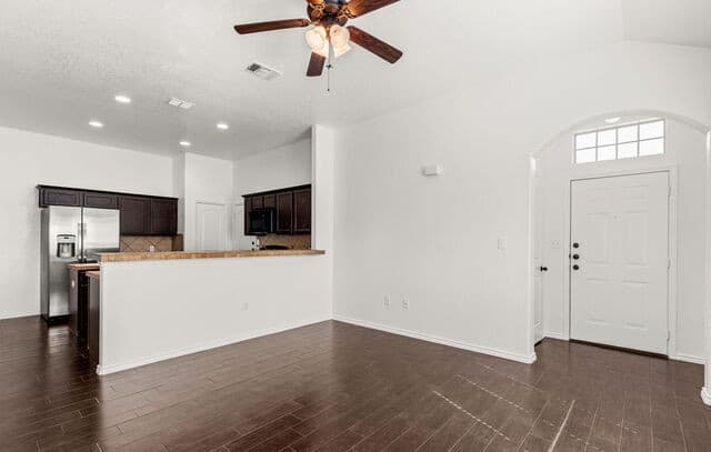 586  Creekside Circle, nan — photo 4