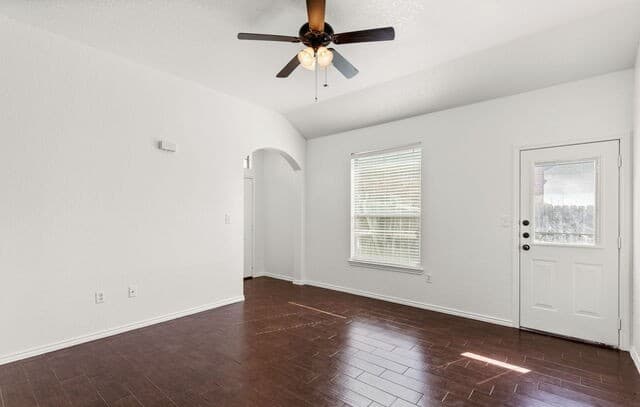 586  Creekside Circle, nan — photo 5