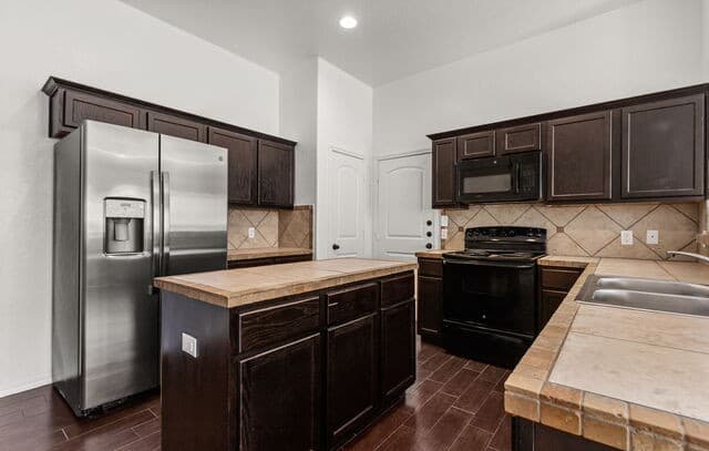 586  Creekside Circle, nan — photo 7