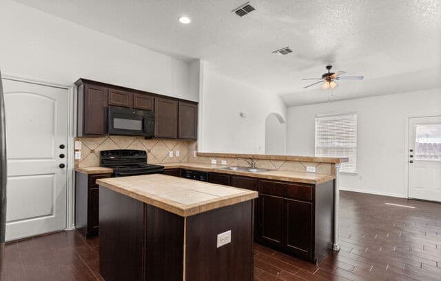 586  Creekside Circle, nan — photo 8
