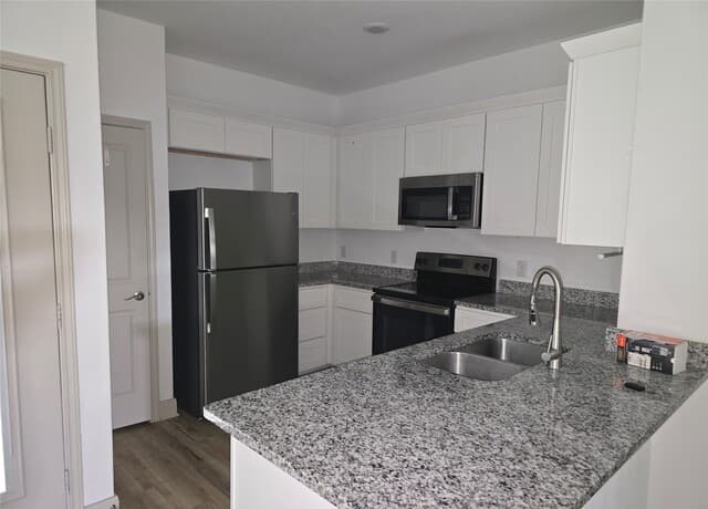7520  Magnolia Village Village Unit 101, San Antonio, TX 78252 — photo 4