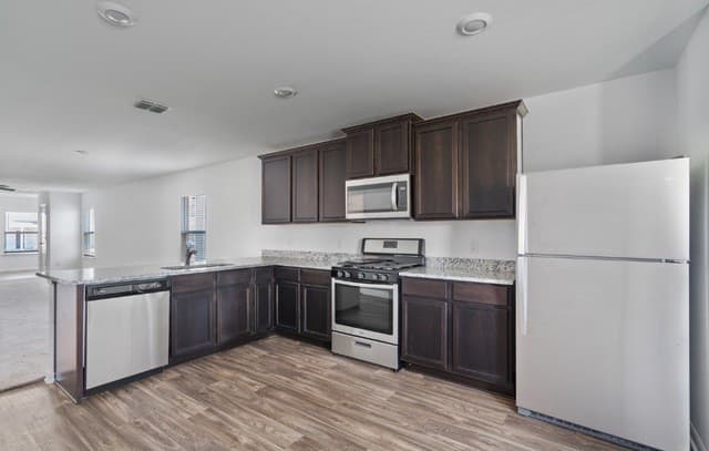 3940  Prairie Creek, New Braunfels, TX 78132 — photo 9