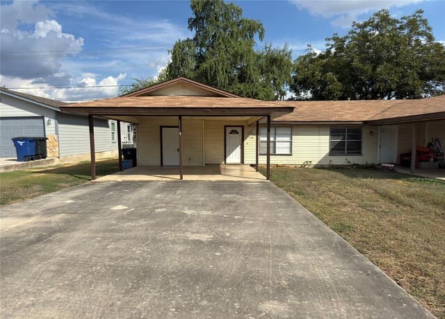 2745  Maple Tree Road, New Braunfels — photo 2