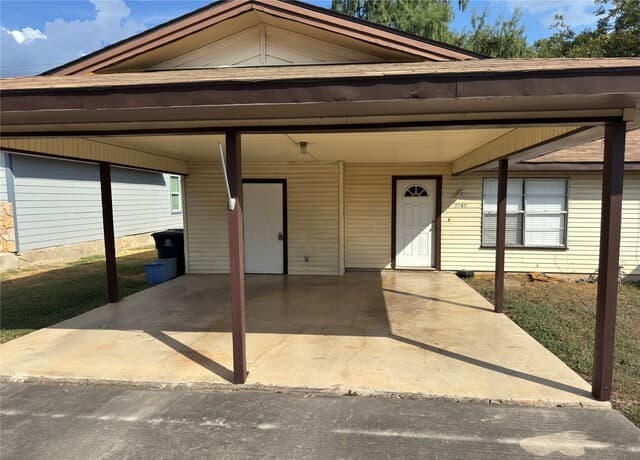 2745  Maple Tree Road, New Braunfels — photo 4