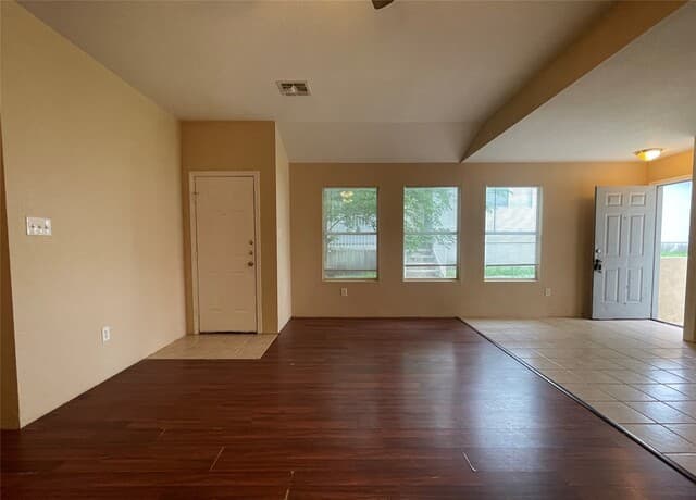 11241  TERRA LOOP RD Road, San Antonio, TX 78233 — photo 5