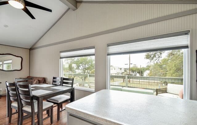 2591  Lakeshore Drive