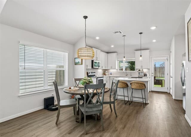 890  Casetta Trail Unit 9, New Braunfels, TX 78130 — photo 10