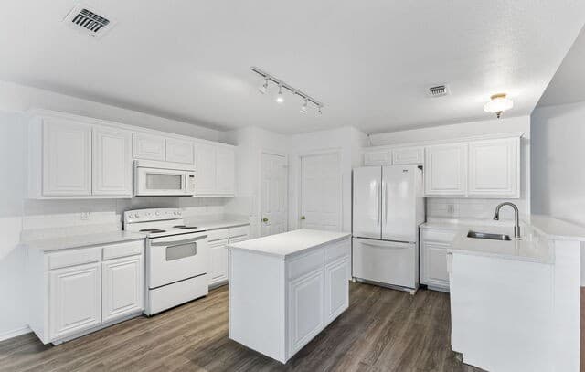 2148  Stonehaven, New Braunfels — photo 23
