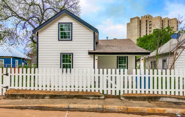 941 W Myrtle St