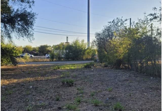 413 E Lubbock