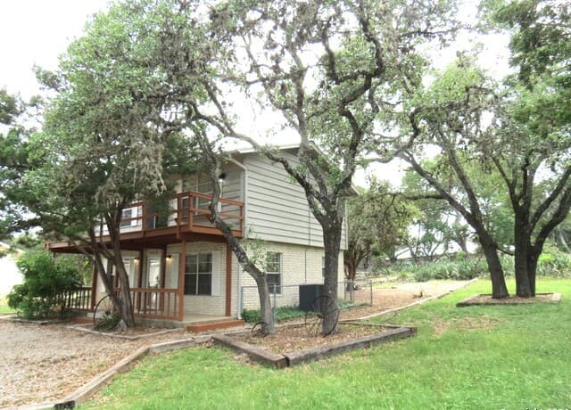 103 W Outer Dr