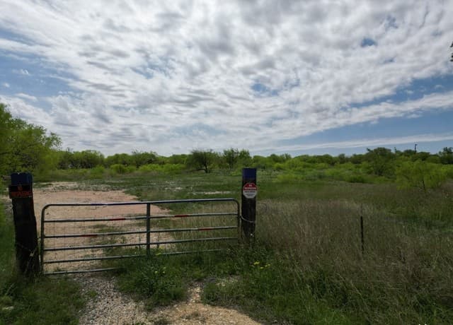 2020 Goeth Rd, San Antonio, TX 78221