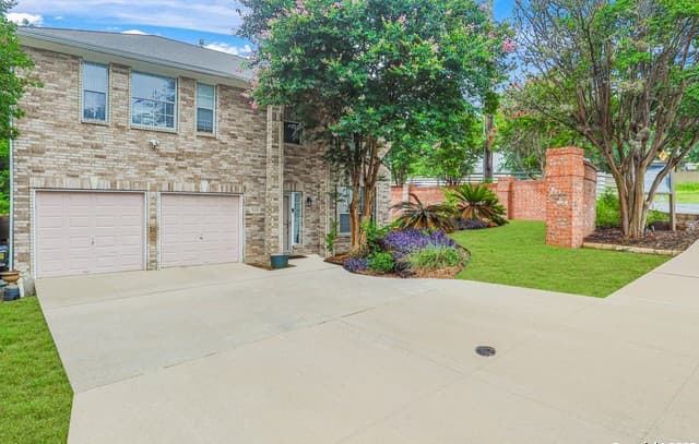 3002 Fall Way