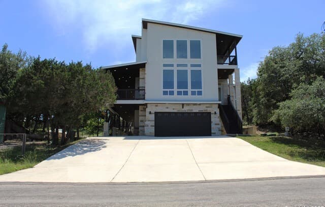 1255 Canyon Lake