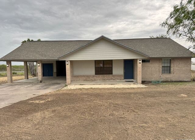136 Lakeview Trace