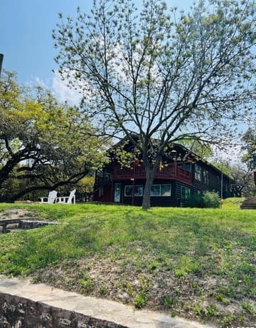 272 N Lakeshore Dr