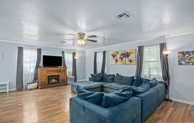 904 State Highway 173