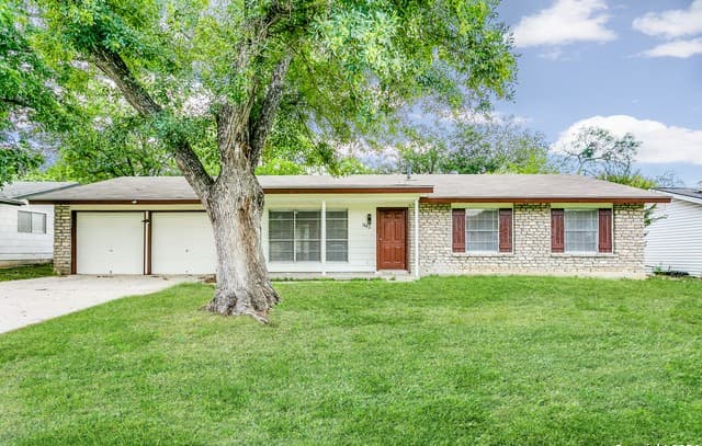 7442 Castle Trail Dr