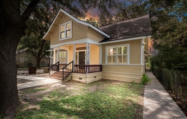 246 Felisa Street