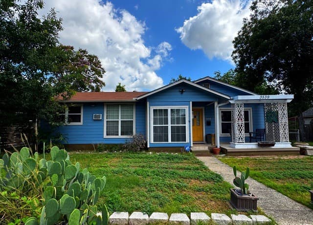 3539 El Paso