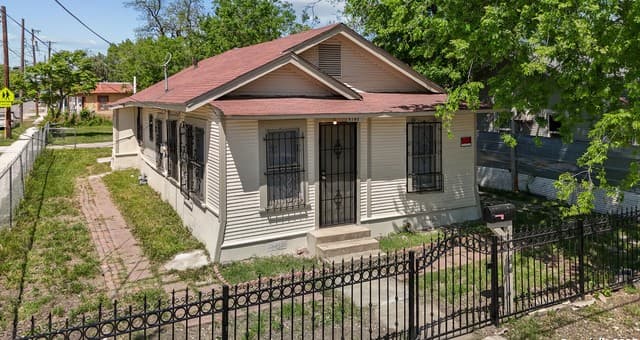 2121 San Fernando, San Antonio, TX 78207