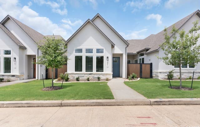 10031 University Way Unit 8