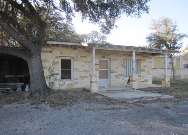 496 Cedarhill Dr.