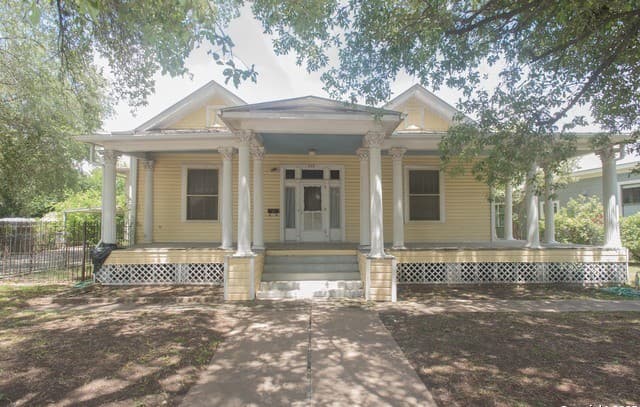 218 Cedar