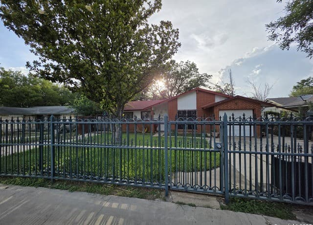 2103 Chesterhill