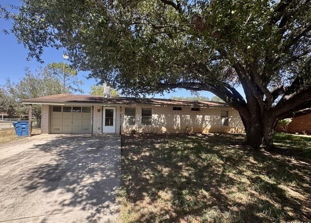 512 Low Meadow