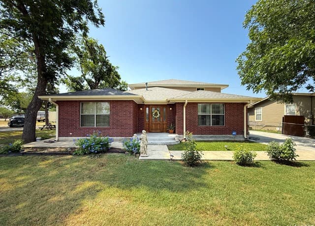 710 W Baetz Blvd.