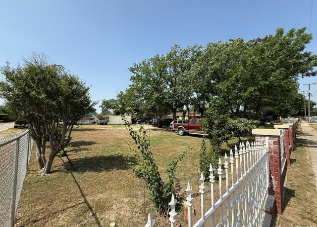 710 W Baetz BLVD 1