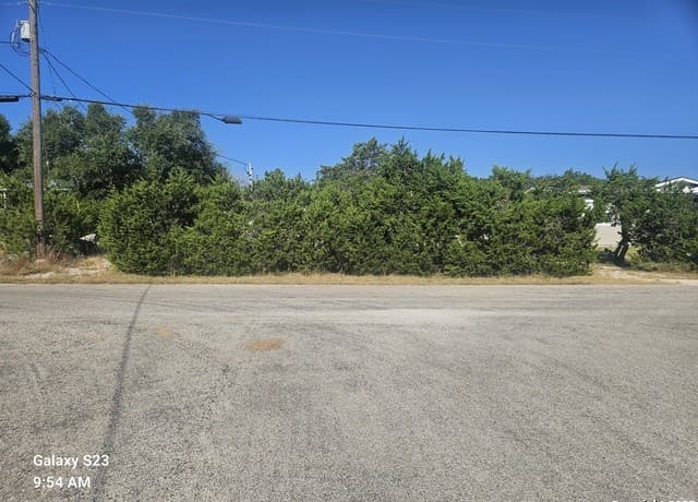 1406 Greenbriar, Canyon Lake, TX 78133